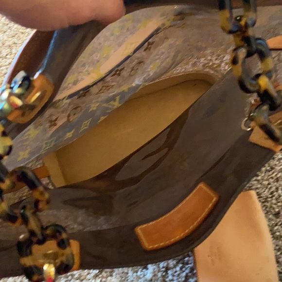 Louis Vuitton beautiful clear monogram tote! - Picture 5 of 6